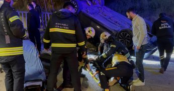 Takla atan otomobilde 2 kişi yaralandı, diğer sürücü kaçtı