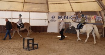 Ara tatilde 230 çocuk binicilikle tanıştı