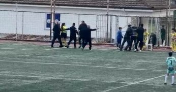 Kocaeli'de kadın hakeme saldırı girişimi kamerada