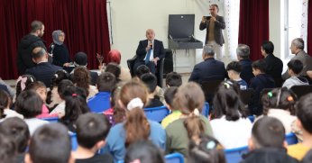 Belediye Başkanı Muzaffer Bıyık, ilkokul öğrencilerine yerel yönetimleri anlattı