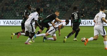 Kocaelispor, konuk ettiği Rams Başakşehir ile golsüz berabere kaldı