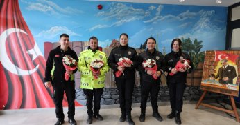 Kartepe Kütüphanesi’nde Anlamlı Polis Haftası Kutlaması