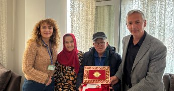 İzmit Belediyesi gazilere vefa ziyaretlerini sürdürüyor