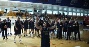  Çayırova Belediyesi sezonu şampiyon tamamladı