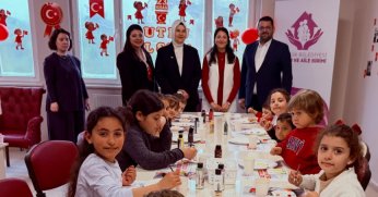 Gölcük’te Bayram Neşesi Anıtpark’tan Taştı