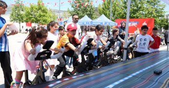 Kartepe Kent Meydanı’nda Coşkulu Kutlama