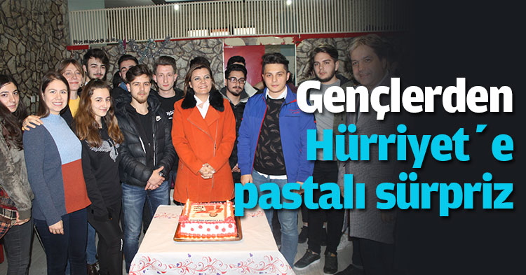 Gençlerden Hürriyet’e pastalı sürpriz