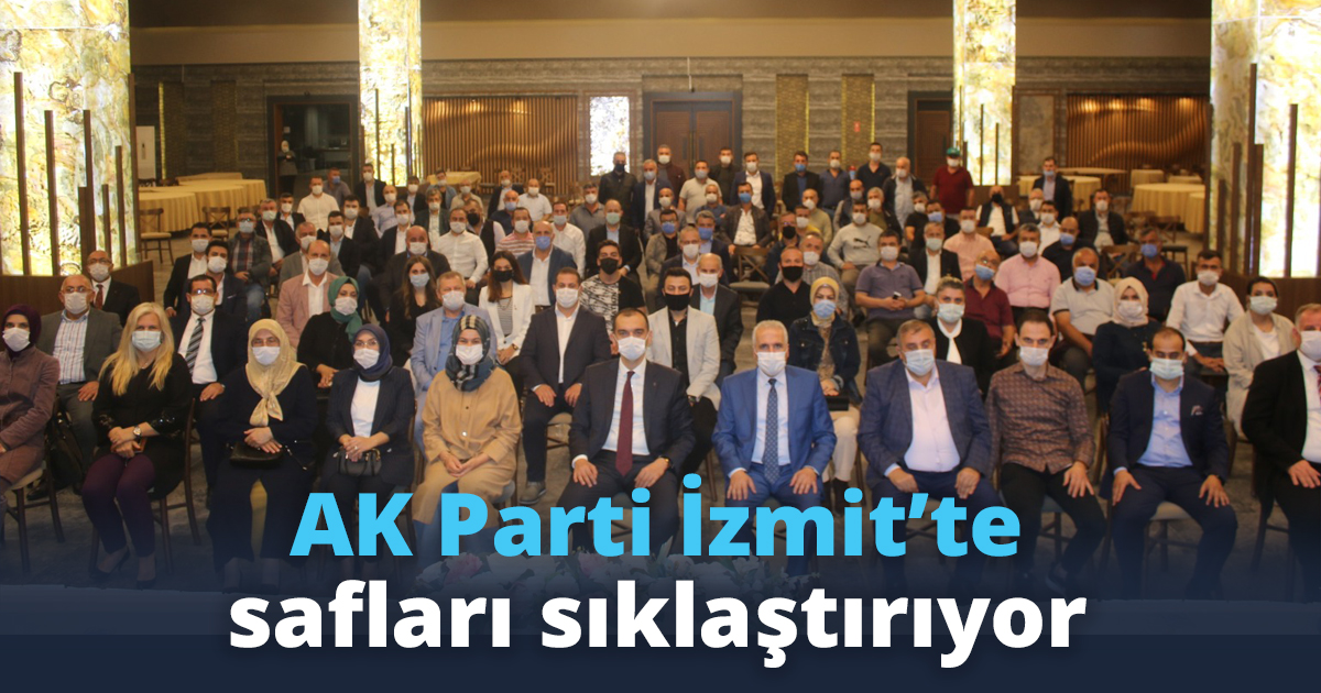 AK Parti İzmit’te safları sıklaştırıyor