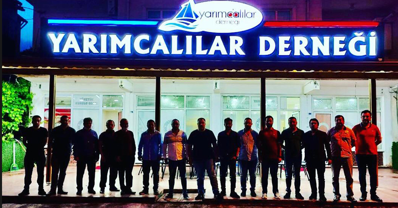 Yarımcalılar Derneği tabelasını astı
