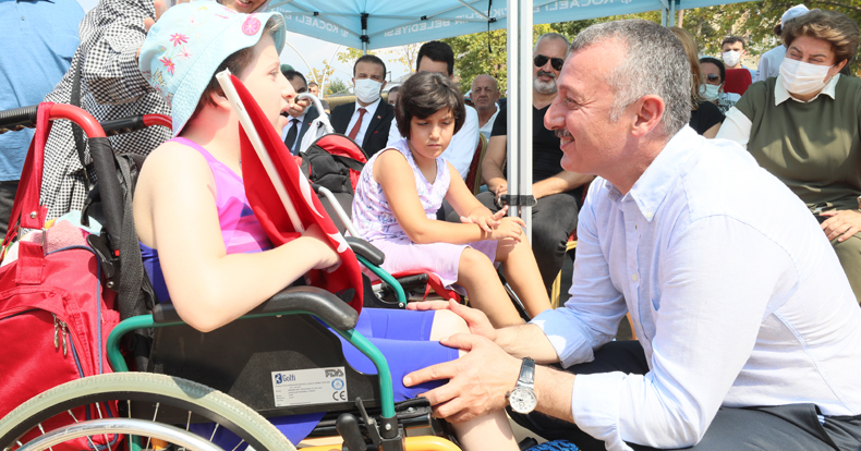 “Engellilerimiz ve aileleri bu kentte asla yalnız değildir”