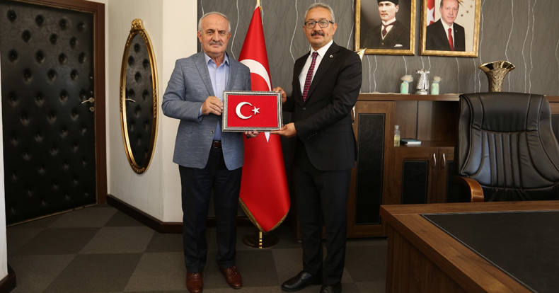Başkan Aygün istişarelerini sürdürüyor