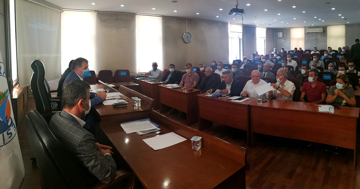 ŞEKER, KANDIRA’DA MUHTARLARLA BİR ARAYA GELDİ