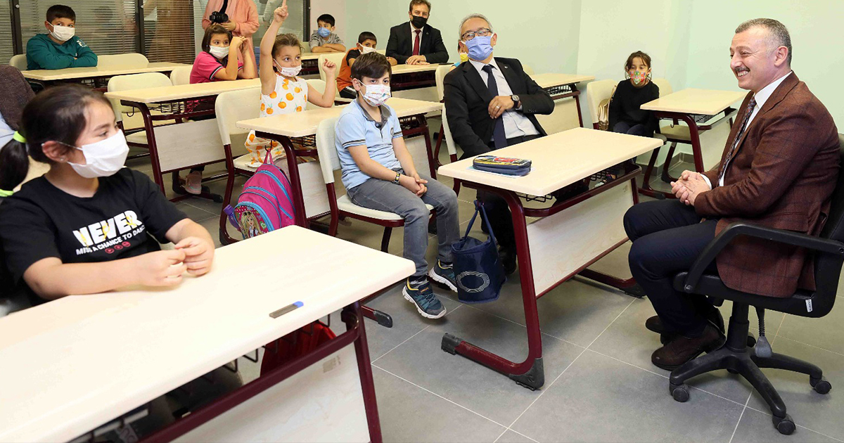 Başkan Büyükakın, “Her şey çocuklarımız ve gençlerimiz için” 