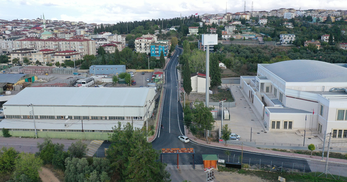 Darıca Körfez Caddesi'nde yol çizgileri çizildi