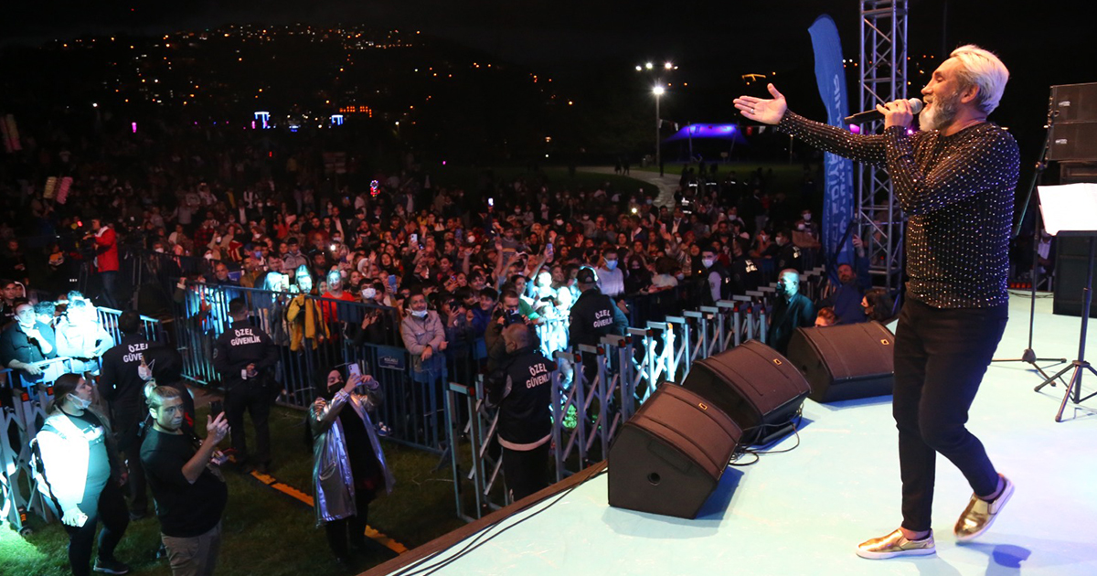 Büyükşehir’den Roman çiftlere çifte konser