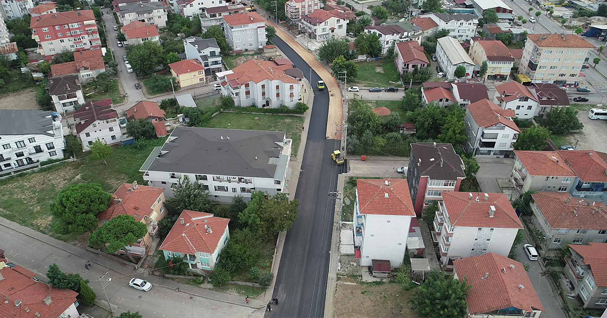 Gölcük Hürriyet Caddesi asfaltlanıyor
