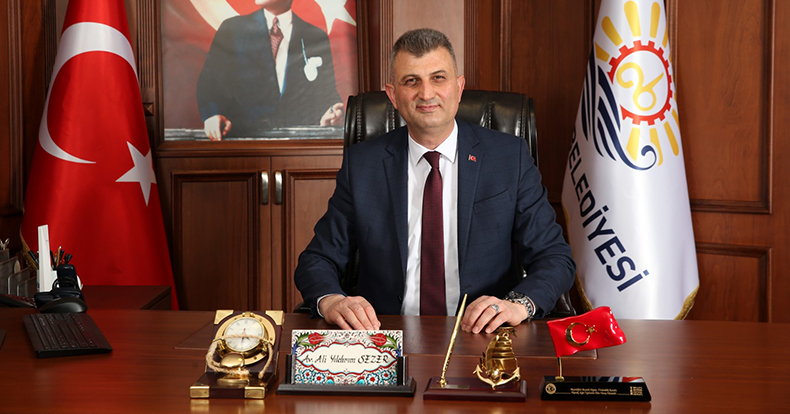 BAŞKAN SEZER MUHTARLAR GÜNÜNÜ KUTLADI