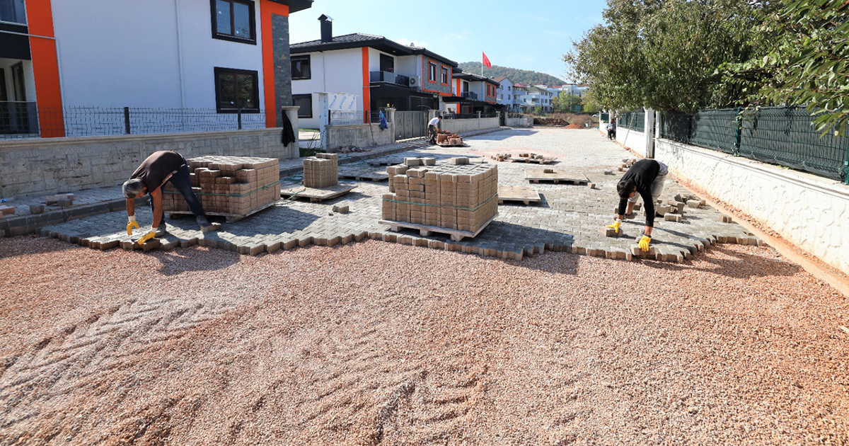 Yeniköy Merkez Mahallesi’nde Yollar Yenileniyor