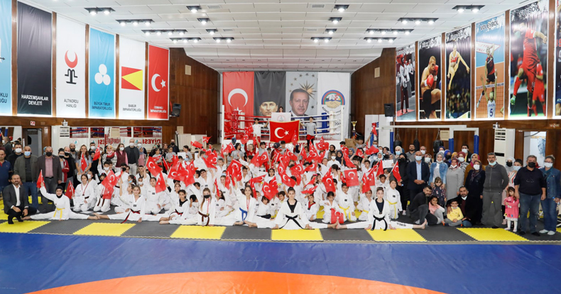 Körfez’de şölen havasında kuşak töreni