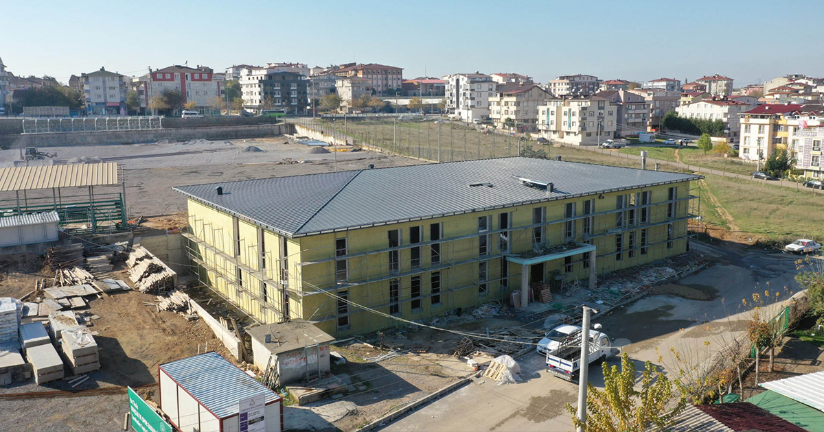 Darıca Nene Hatun Stadında batı tribününün montajına başlandı