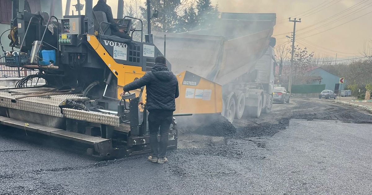 Dilovası Demirciler Köyü’nde üstyapı çalışması