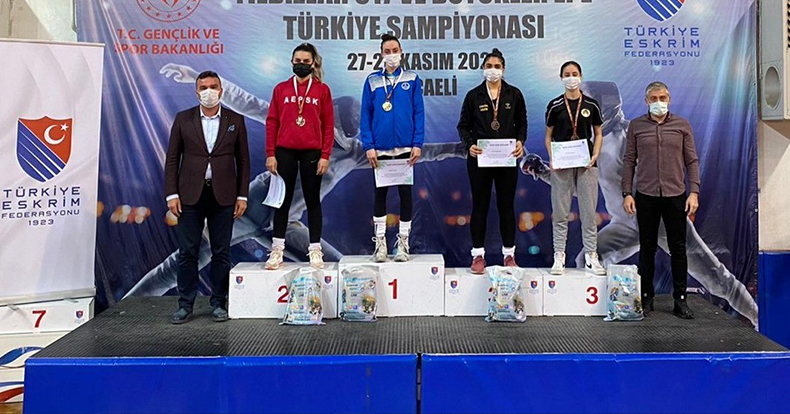Kağıtsporlu Gökçe, kürsünün zirvesinde yer aldı