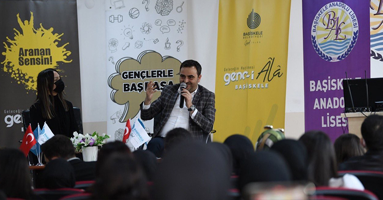 Başkan Özlü, öğrencilere tecrübelerini anlattı