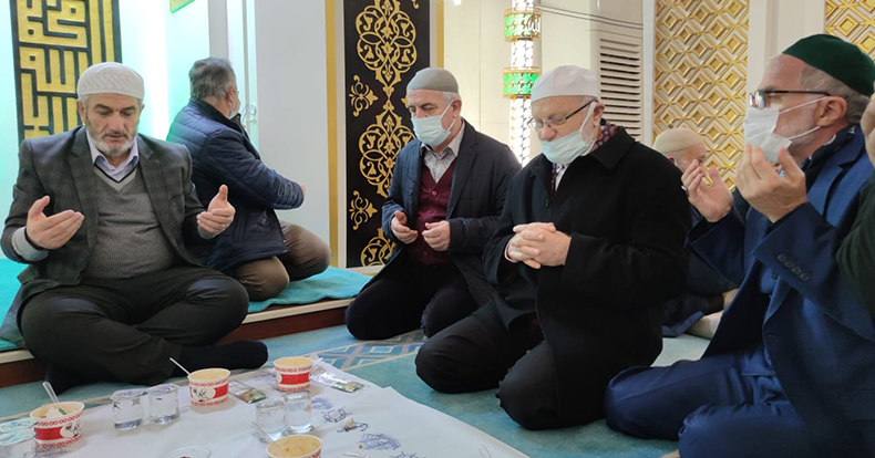 Başkan Aygün, vatandaşlarla sabah namazında bir araya geldi