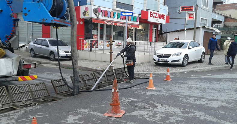 Gebze’nin altyapı hatlarında temizlik yapılıyor