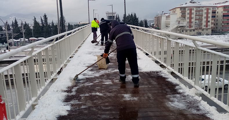 Yaya üstgeçitleri temiz ve güvenli
