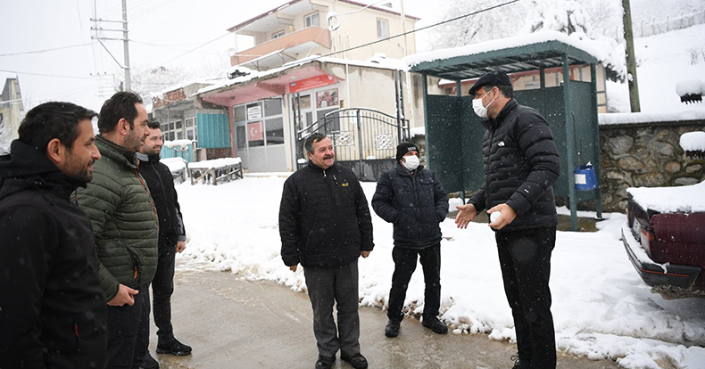 BAŞKAN KOCAMAN AVLUBURUN’DA KAR MESAİSİNDE