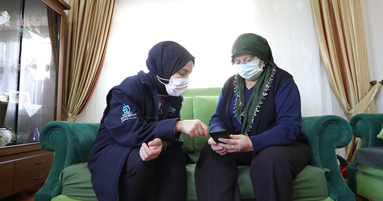 Yaşlı bireyler dijital dünya ile tanışıyor