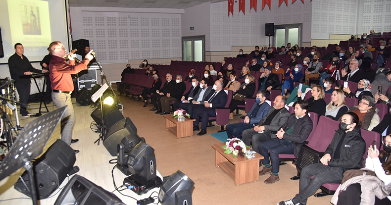 BARIŞ MANÇO, KARTEPE’DE TÜRKÜLERLE ANILDI