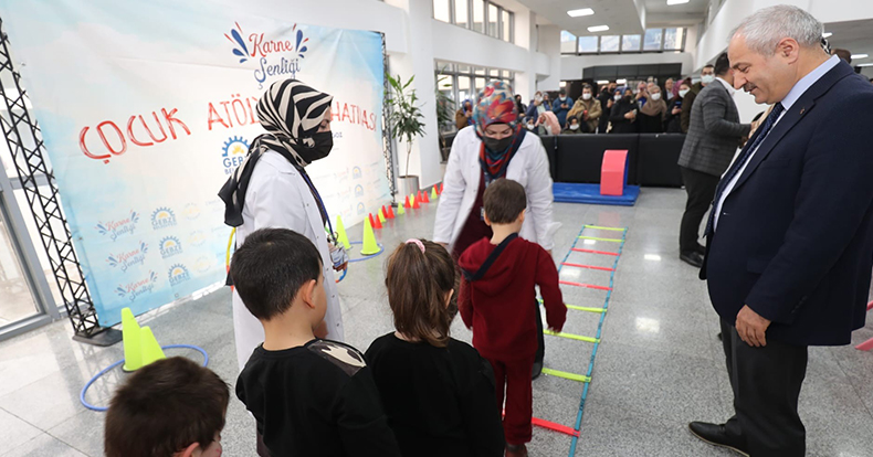 Minikler Karne Şenliği'nde eğleniyor