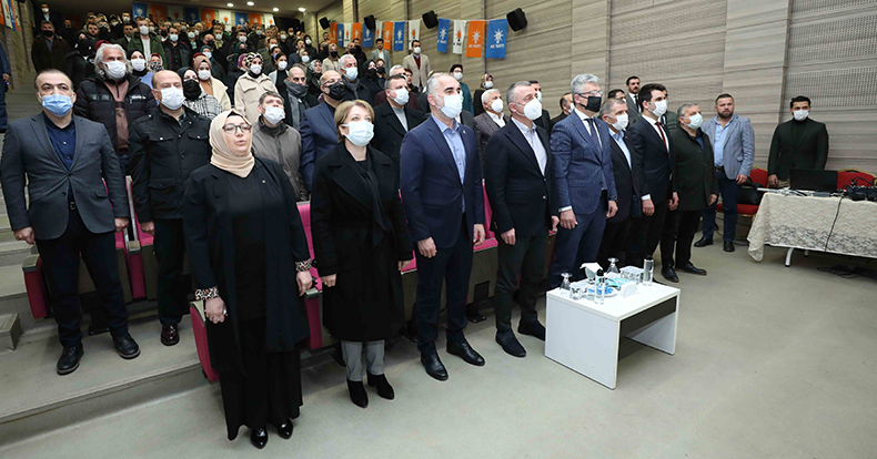 Büyükakın, “Bir Cumhuriyet çocuğu olarak diyorum ki Cumhuriyet bizlerin ve bu aziz milletindir”