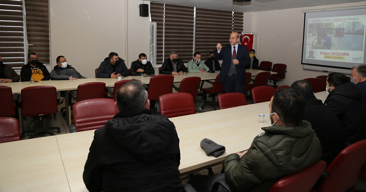 Büyükşehir’den sürücülere ‘engelli iletişim’ eğitimi   