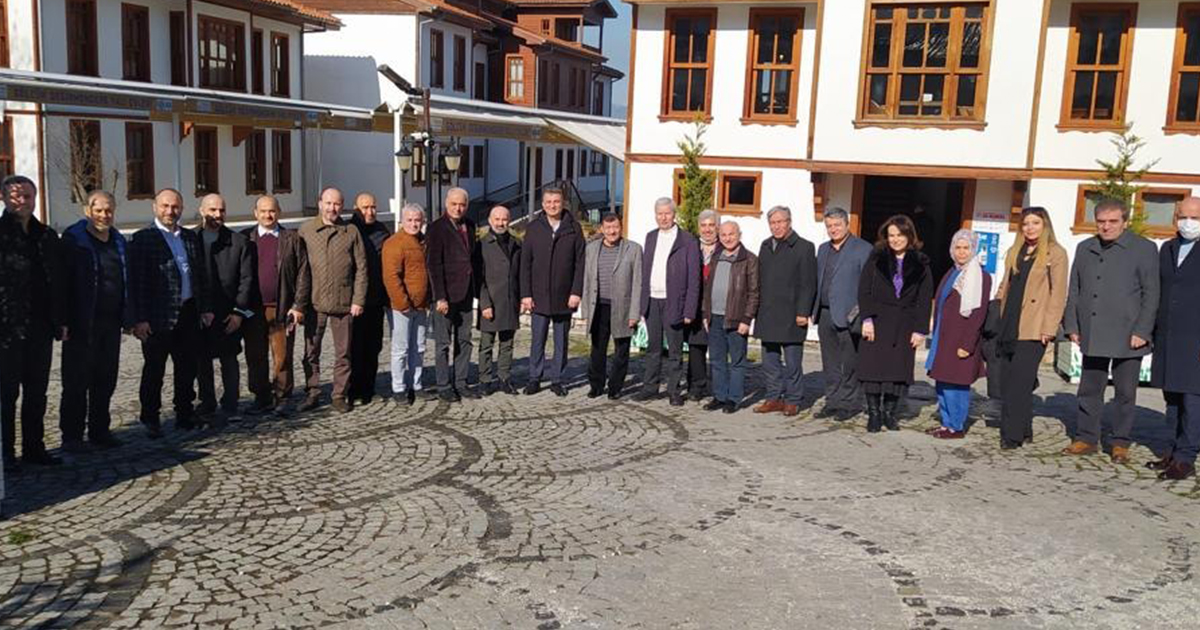 İDEBİR ÜYELERİ GÖLCÜK'ÜN KÜLTÜREL VE SOSYAL ALANLARINI GEZDİ