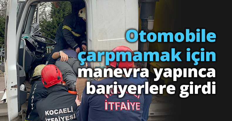 Otomobile çarpmamak için manevra yapınca bariyerlere girdi