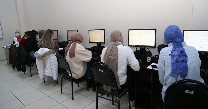 KO-MEK’te F klavye eğitimleri devam ediyor