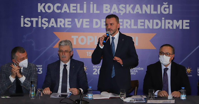 Kandemir, AK Parti Kocaeli Teşkilatıyla bir araya geldi
