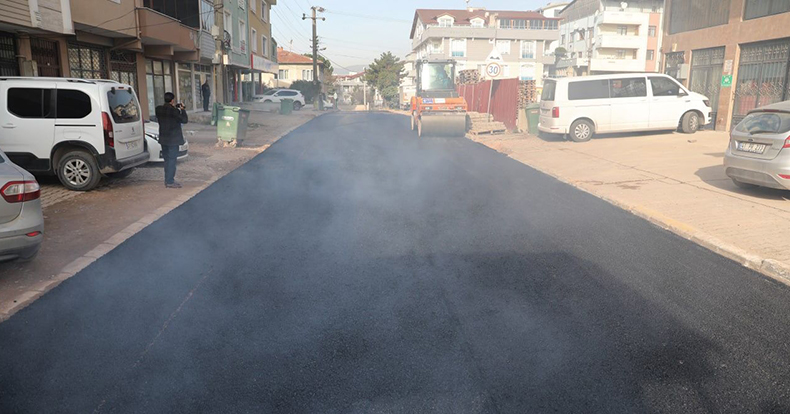 Güney Mahallesi 4. Sokak’a sıcak asfalt