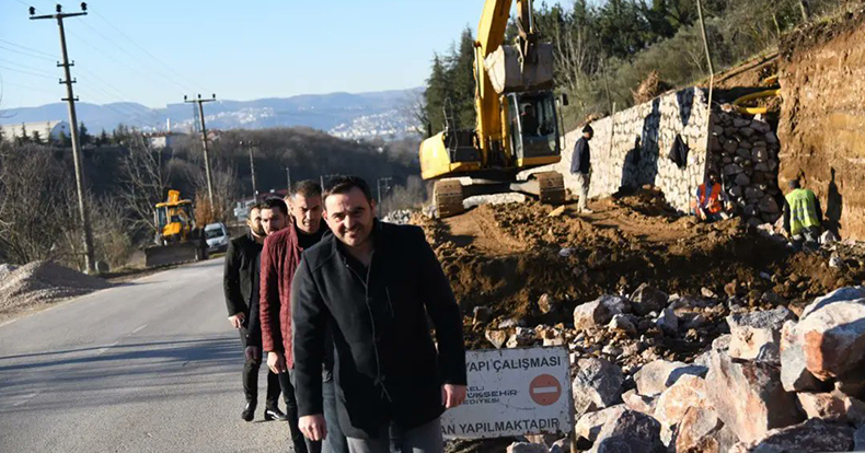Başkan Özlü Sahadaki Çalışmaları İnceledi