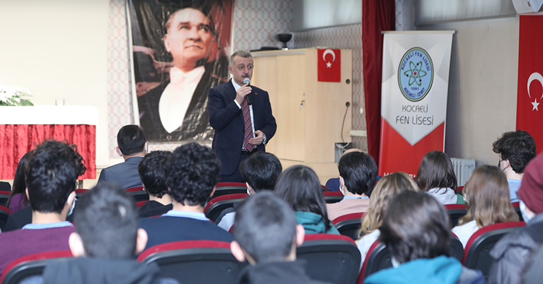 Başkan Büyükakın, Fen Lisesi öğrencileriyle buluştu