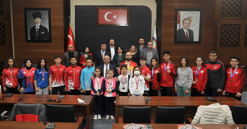 Körfezli şampiyonlardan Başkan Söğüt’e ziyaret