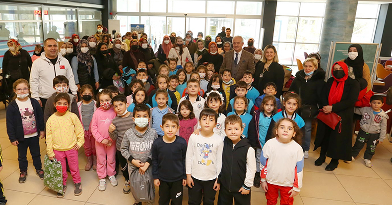 Derince’de 2 Bin 538 Çocuk Havuzla Buluşuyor