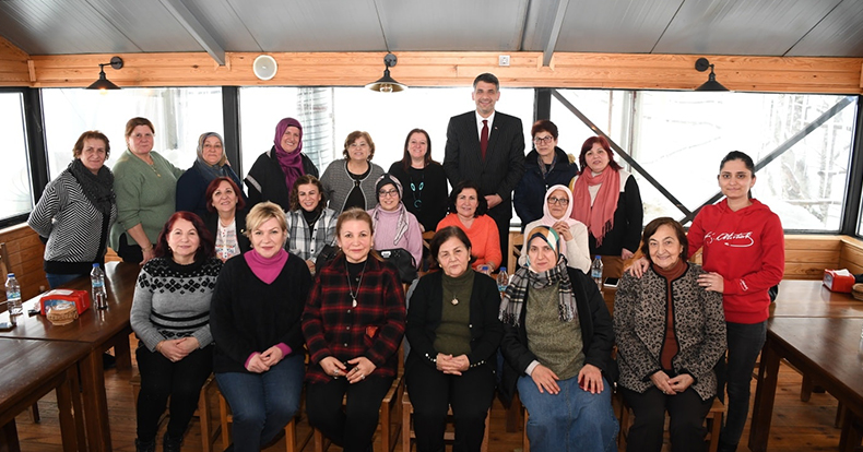 Kocaelili Kadın Muhtarlar Kartepe'de Buluştu