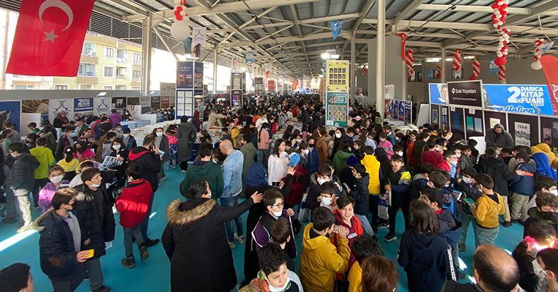 120 bin kişinin ziyaret ettiği kitap fuarı konserle sona erdi
