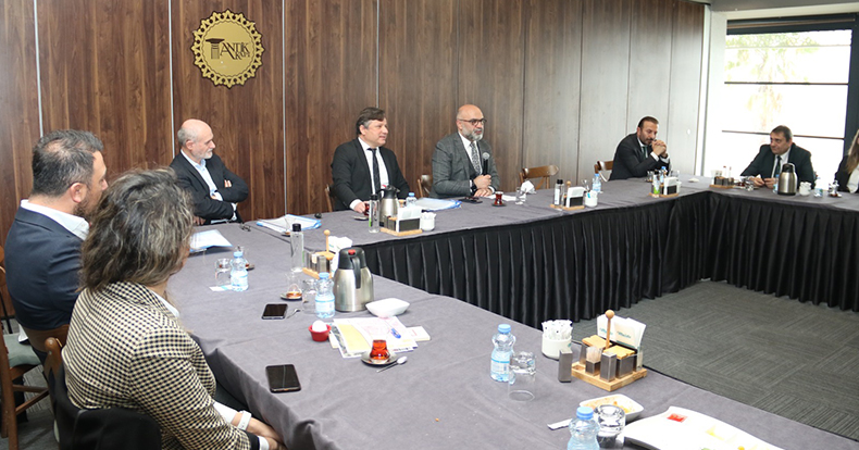 İlçe belediyeleriyle imar toplantısı yapıldı