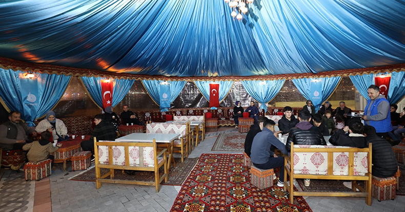 Ramazan Coşkusu İftar Sonrası Başiskele Sahili’nde Yaşanıyor