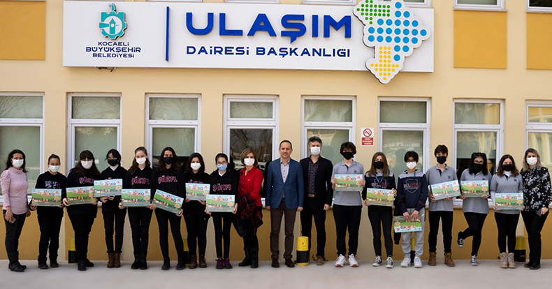 Öğrencilere çevre dostu ulaşım aracı bisiklet anlatılıyor